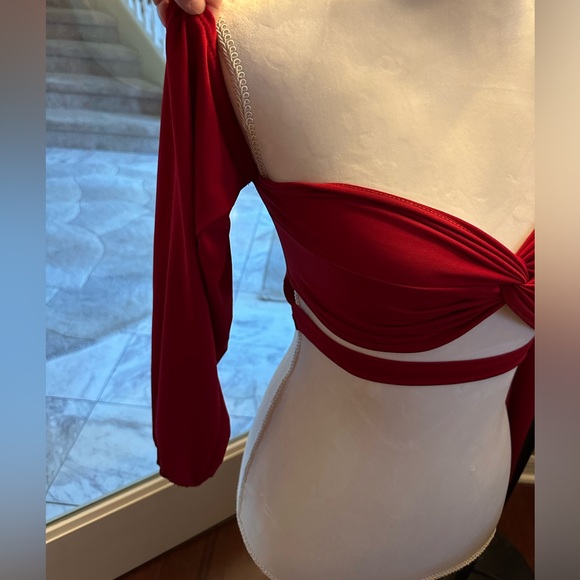 Red top - Picture 4 of 4